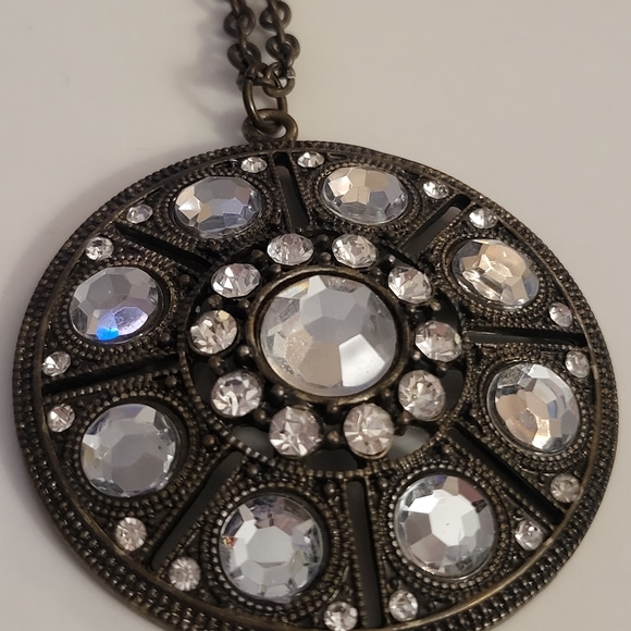 VINTAGE ESTATE bronze toned necklace Large Circle Pendant Cz Crystal Rhinestones - Picture 2 of 7